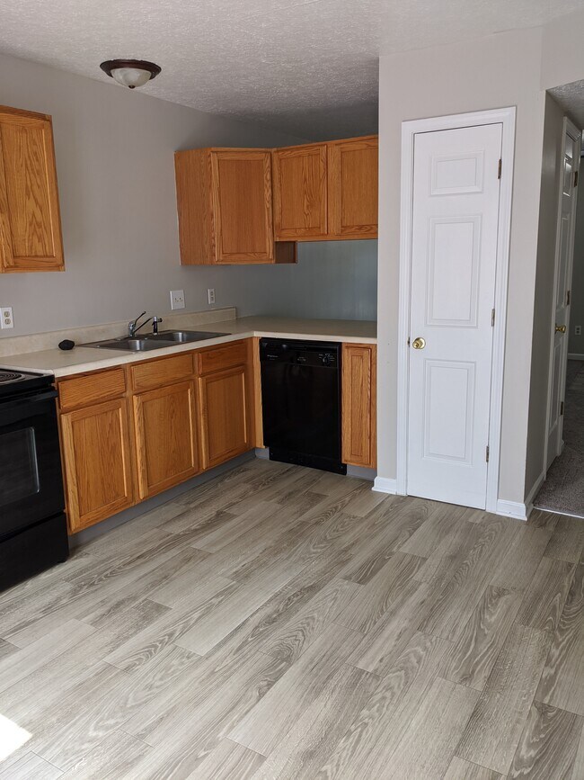 Building Photo - Village at Curry Apartments