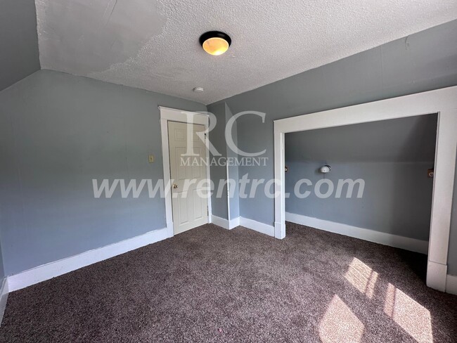 Building Photo - 92 Lake-