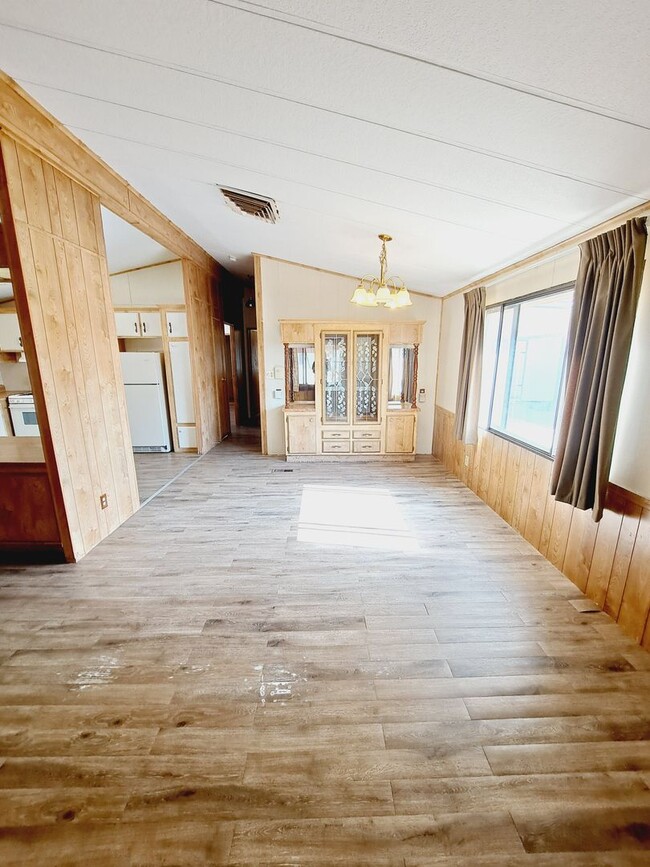 Building Photo - 2 Bedroom 2 Bathroom Trailer w/ Outdoor Sh...