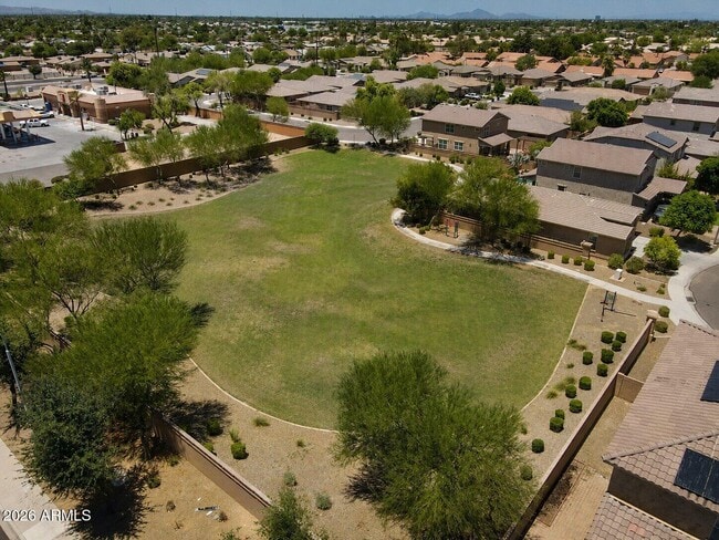 Building Photo - 1131 E Binner Dr
