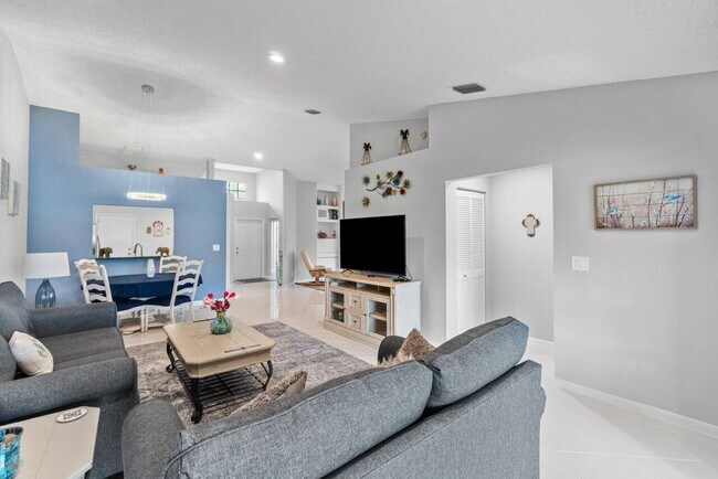 Building Photo - 7916 Coral Pointe Dr