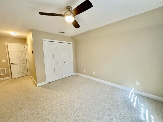 Building Photo - Charming Two Bedroom Home in Pinecrest!