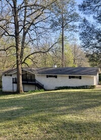 Building Photo - 323 Forrest Glen Rd