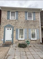 Building Photo - 691 Biltmore Dr