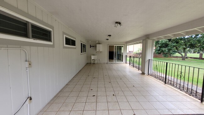 Building Photo - Spacious 5 Bedroom 3 Bath Duplex House w/ 2 car Garage and Gated Driveway in Mililani