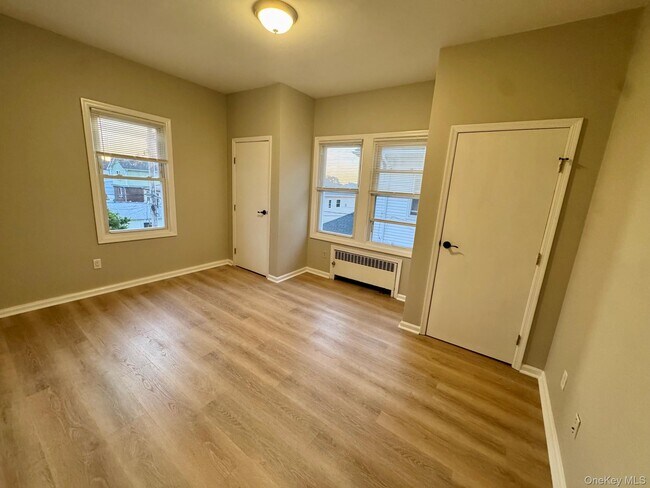 Building Photo - 507 Laurelton Blvd