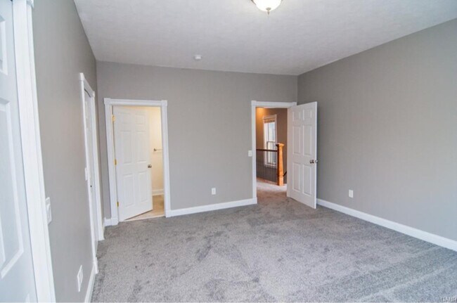 Building Photo - 342 Park Dr