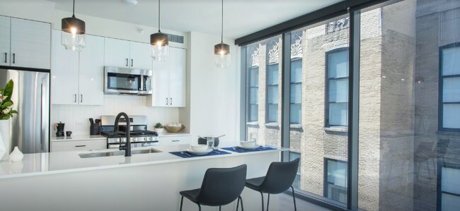 Primary Photo - 70 E Wacker Pl