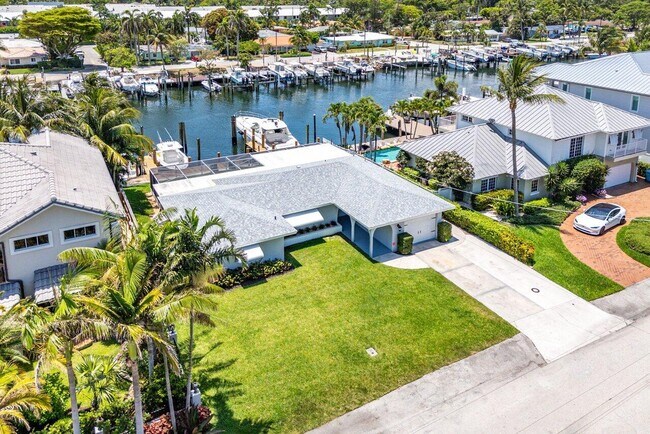 Building Photo - 718 Shore Dr