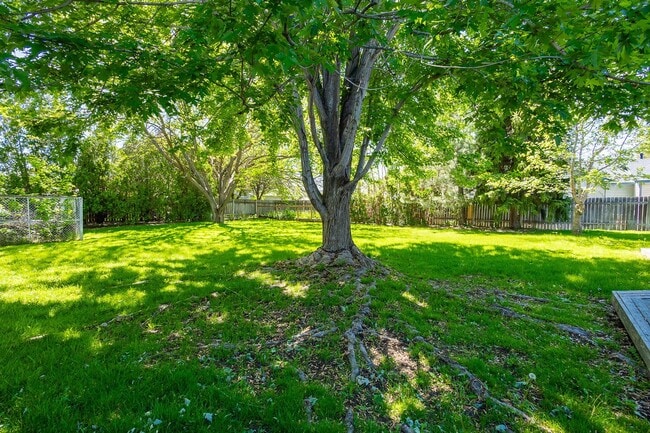 Building Photo - Newly Renovated 3 bed 2 bath home in the heart of MERIDIAN