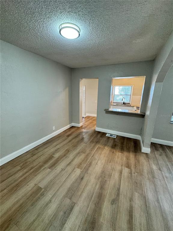 Building Photo - 601 Vera St