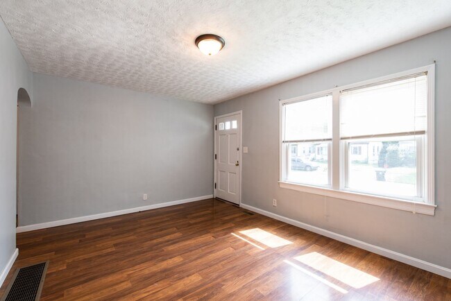 Building Photo - Charming 2-Bedroom Home with Bonus Attic S...