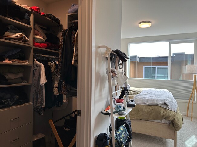 Building Photo - Centrally Located Capitol Hill 2-Bedroom with Rooftop Deck and Parking - Pet-Friendly!