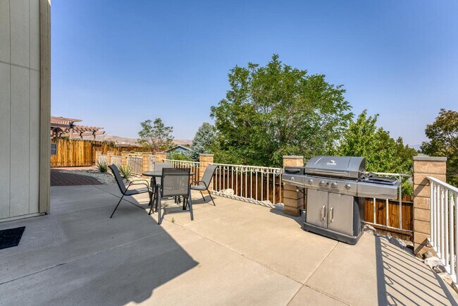 Building Photo - FULLY FURNISHED Sparks home with all utilities included and flexible lease options