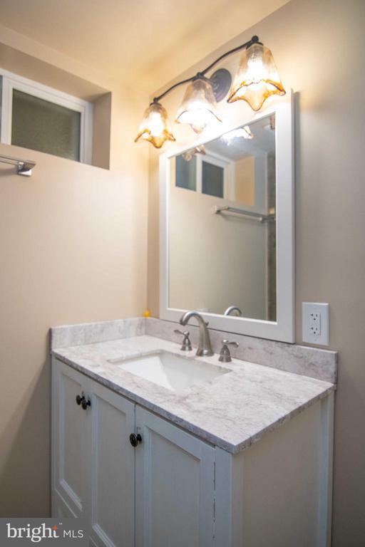 Building Photo - 2205 Parker Ave