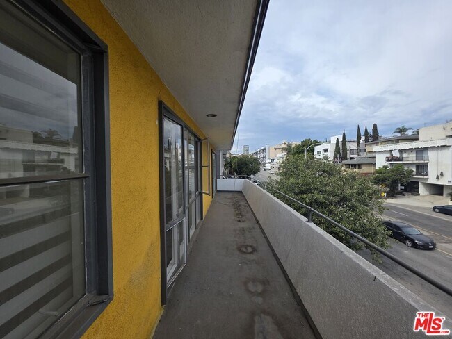 Building Photo - 1635 S Beverly Glen Blvd