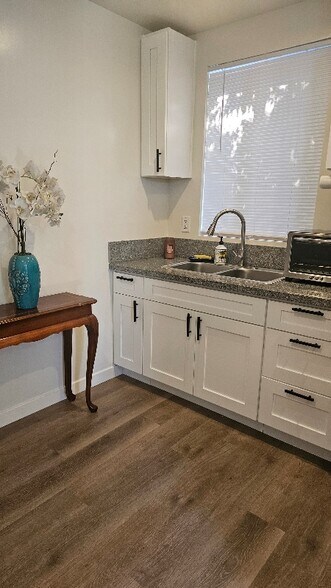 Building Photo - 18209 Saticoy St