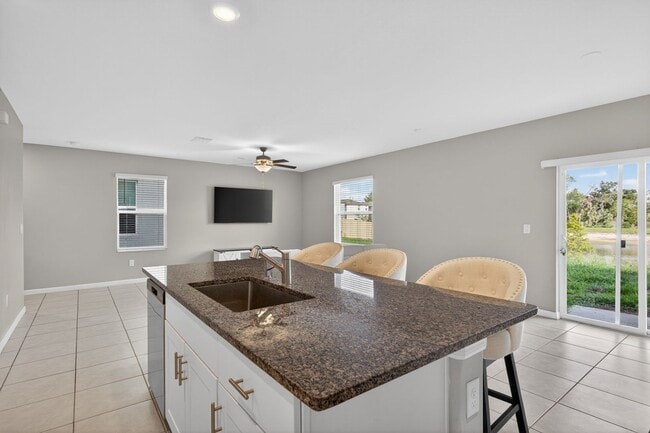 Building Photo - 4BR For Rent - Riverview