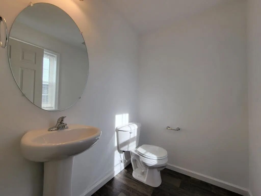 Building Photo - 126 Robert Cir