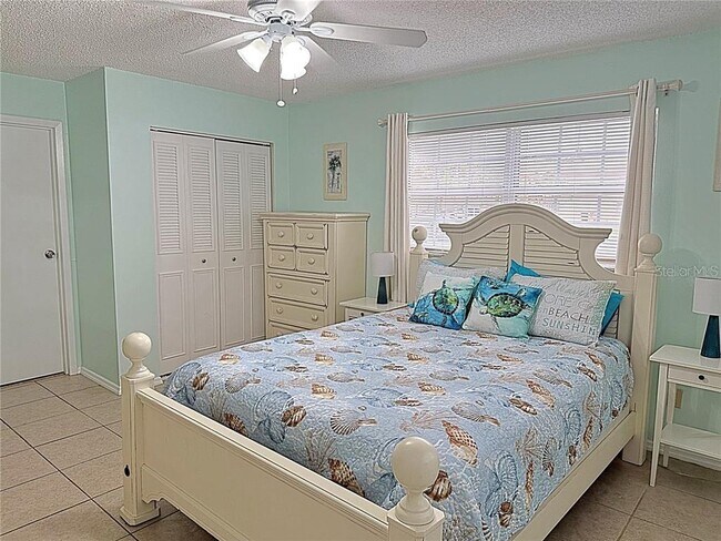 Building Photo - 4500 E Bay Dr