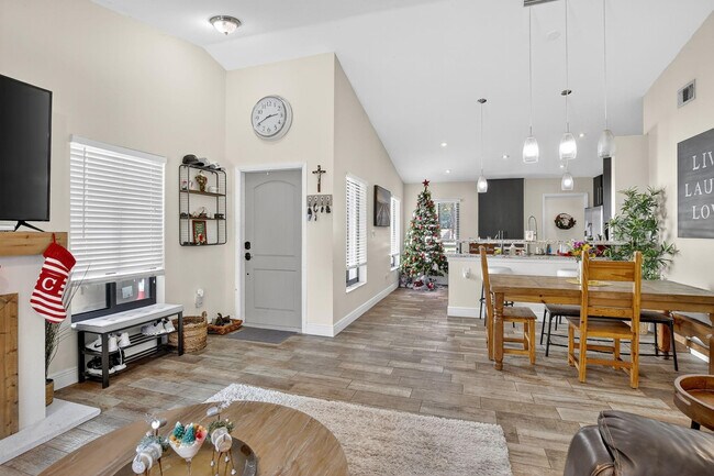 Building Photo - 691 Willow Grove Terrace