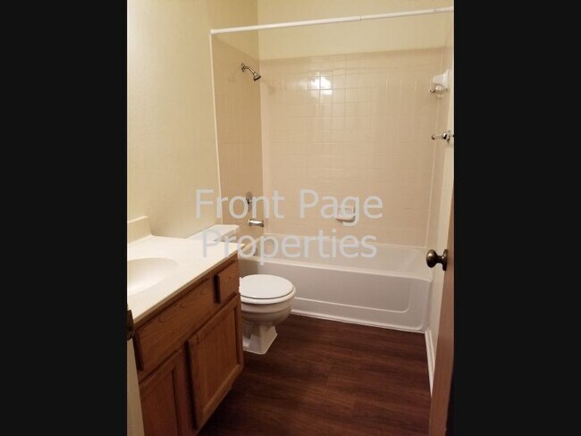 Building Photo - 740 Simonetti Dr