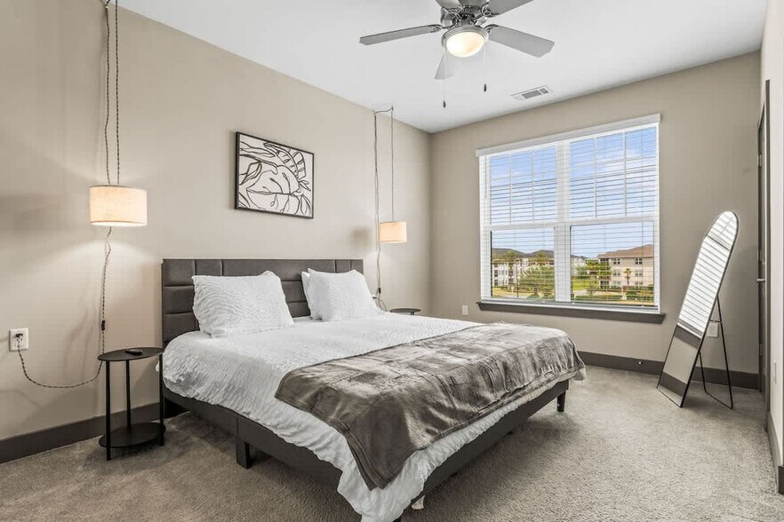 Building Photo - 9360 Vintage Hills Way