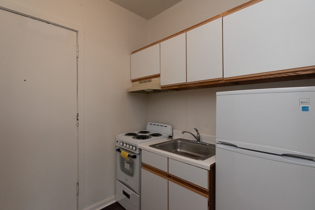 Building Photo - 3947 W Irving Park Rd