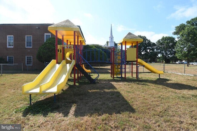 Building Photo - 601 N Tazewell St