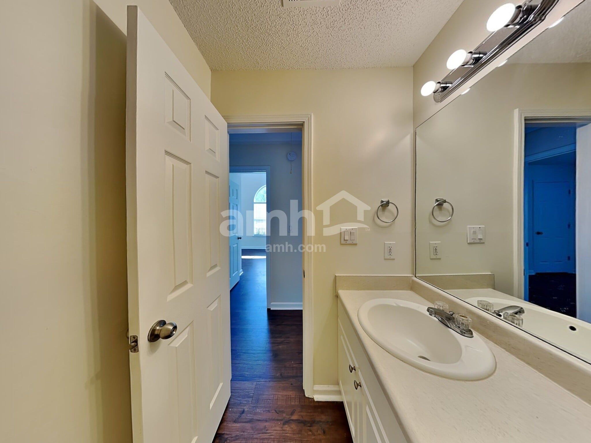 Building Photo - 214 Bo Simpson Pkwy