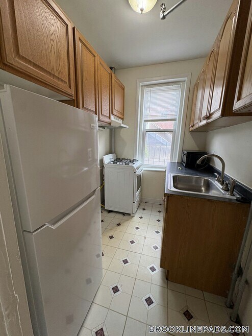 Building Photo - 360 Riverway