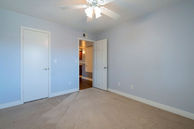 Building Photo - Ready to Move In - Two Bedrooms!