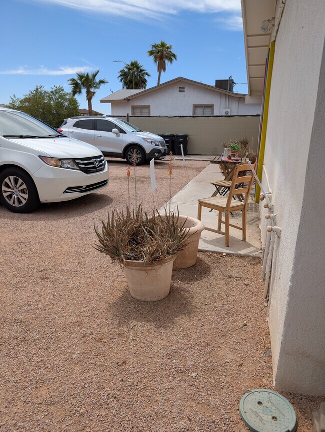 Building Photo - 1418 S Stanley Pl