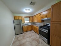 Building Photo - Freshly Updated South Bossier City Home