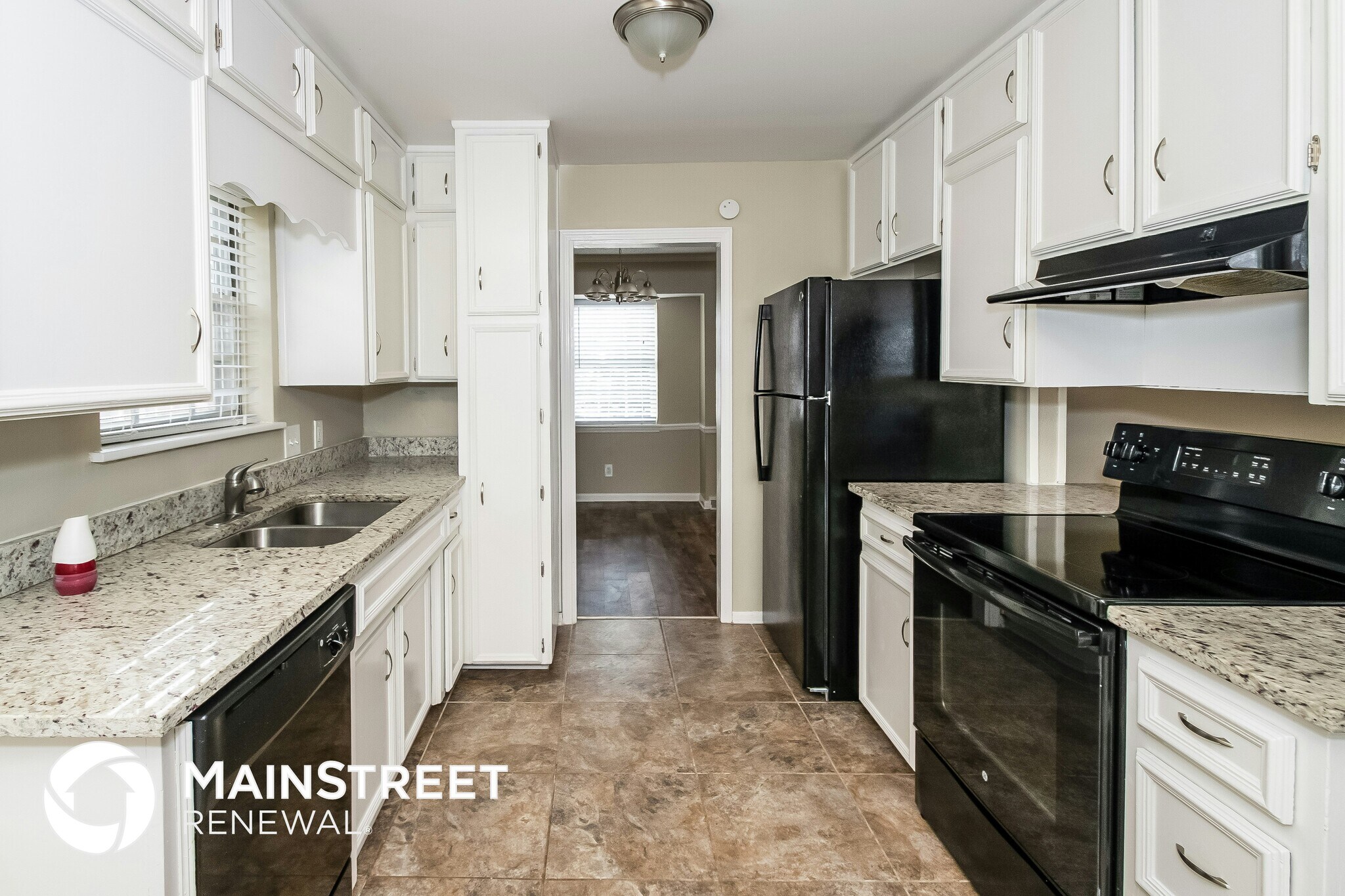 Building Photo - 300 Ginger Dr NE