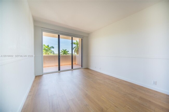 Building Photo - 151 Crandon Blvd