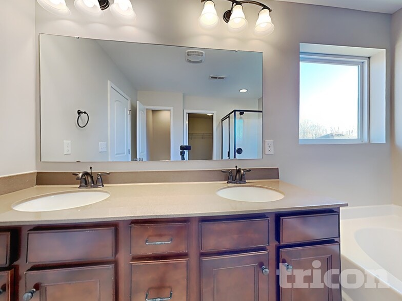 Building Photo - 3640 Gricklade Dr