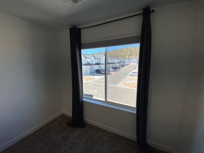 Building Photo - Coming Soon! 3 Bedroom 2 bath with Garage-...