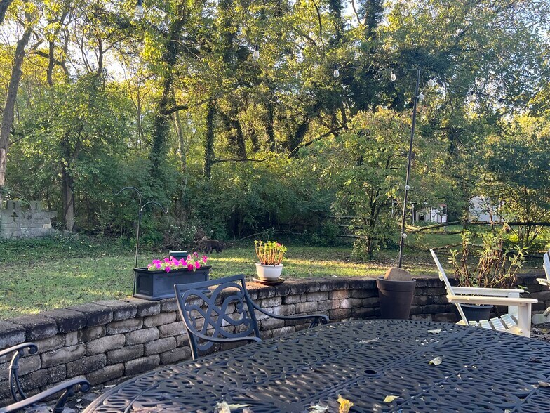 Building Photo - 137 Wrenwood Ln