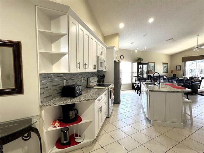 Building Photo - 16724 Rolling Green Dr