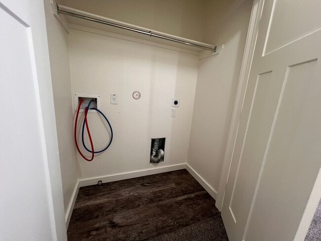 Building Photo - 3 Bedroom 2.5 Bathroom Townhome in Spring,...