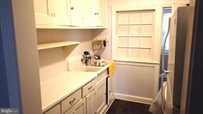 Building Photo - 820 Taylor St NE