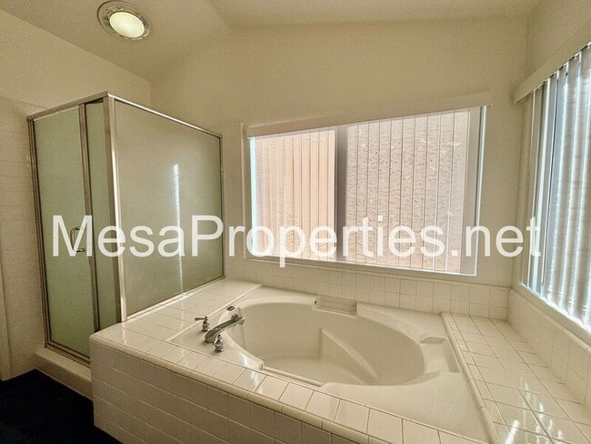 Building Photo - 12468 Redrock Ct