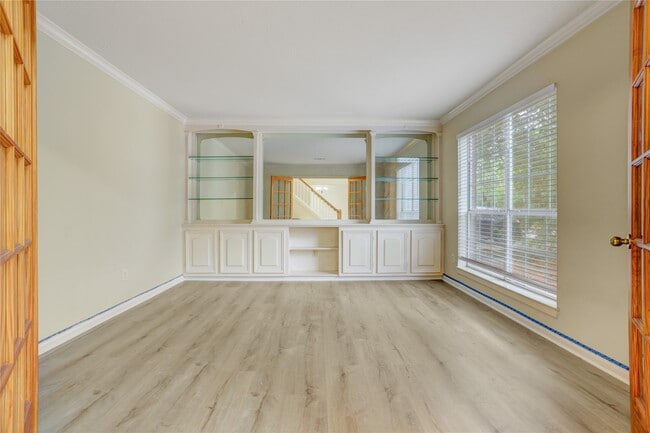 Building Photo - 10 E Trillium Cir