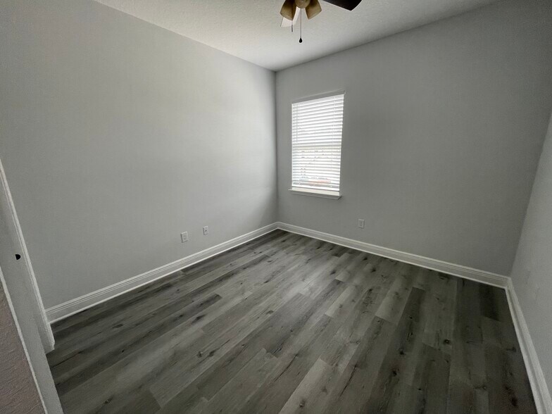Building Photo - 1703 Sound Haven Ct