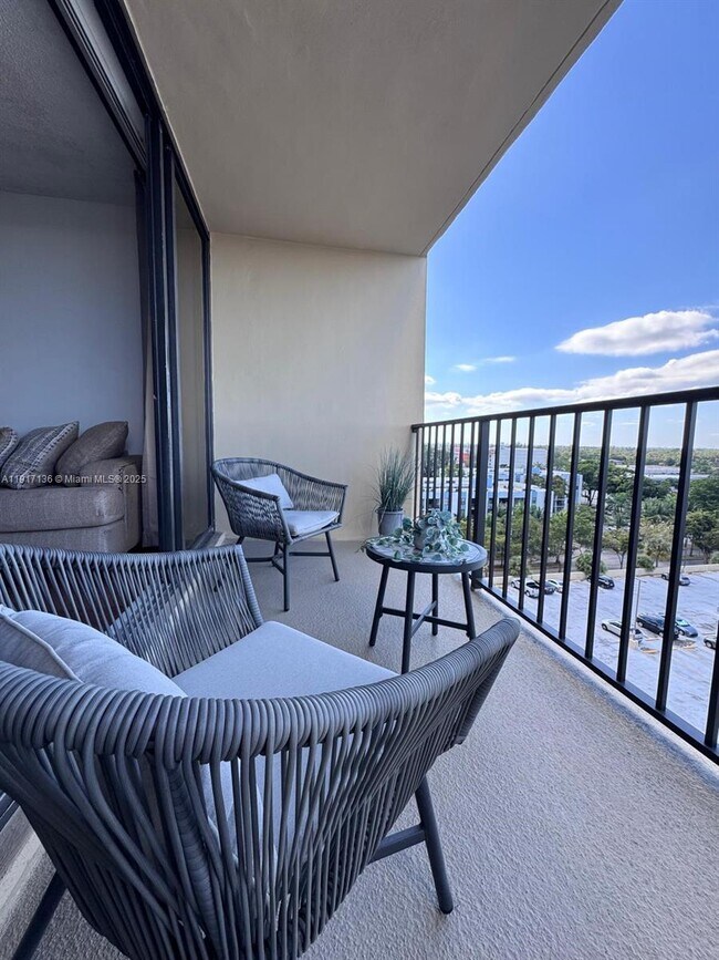 Building Photo - 1470 NE 123rd St