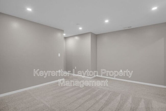 Building Photo - 826 W 1600 S