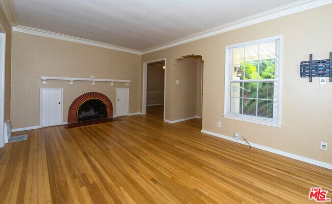 Building Photo - 6353 W 82nd St