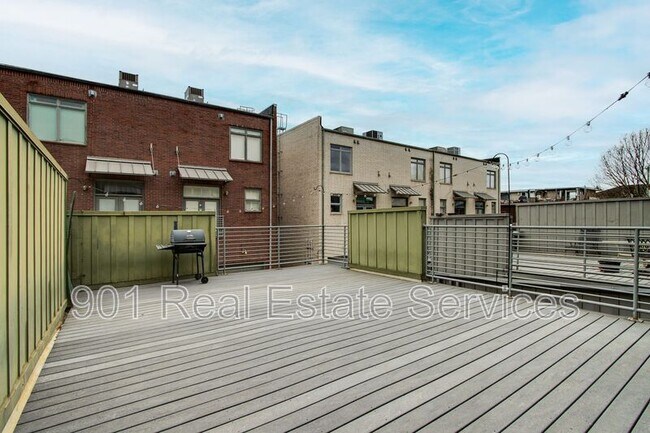 Building Photo - 614 Tennessee St