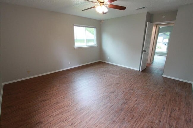 Building Photo - 6606 Betty Cook Dr